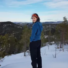 Norwegen Schülerin im Schnee