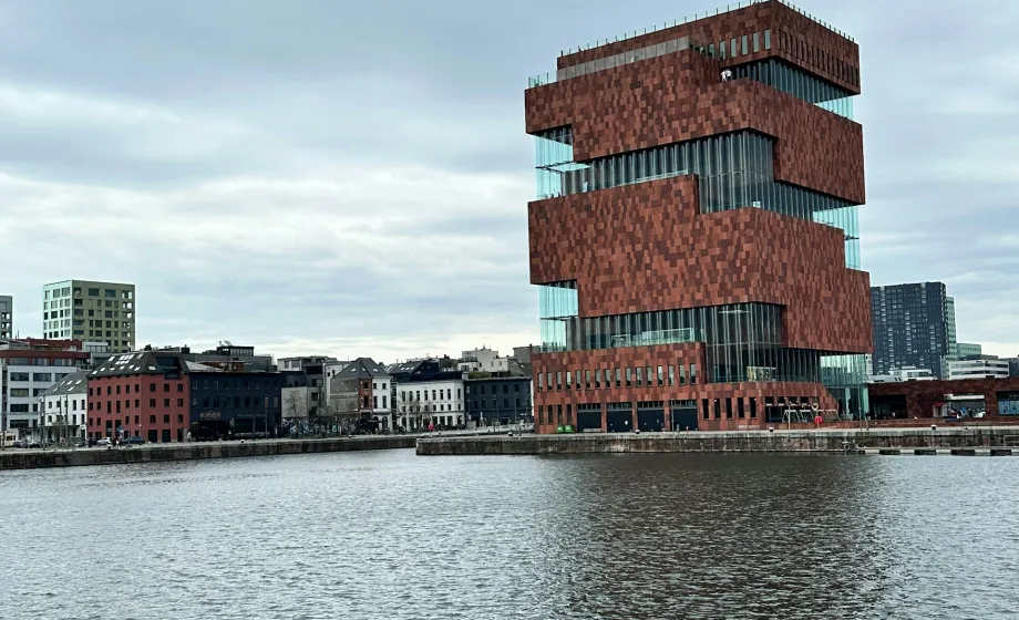 Spannende Architektur in Antwerpen Haus am Wasser