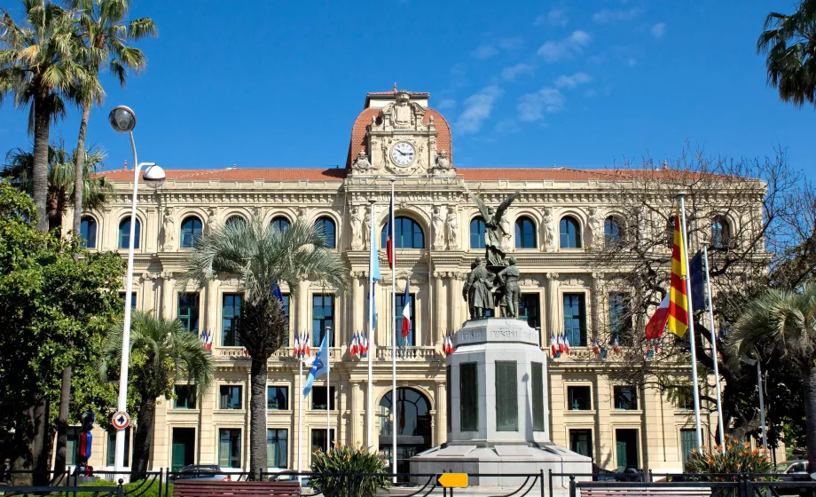 Grosses Historisches Parlamentsgebäude in Frankreich