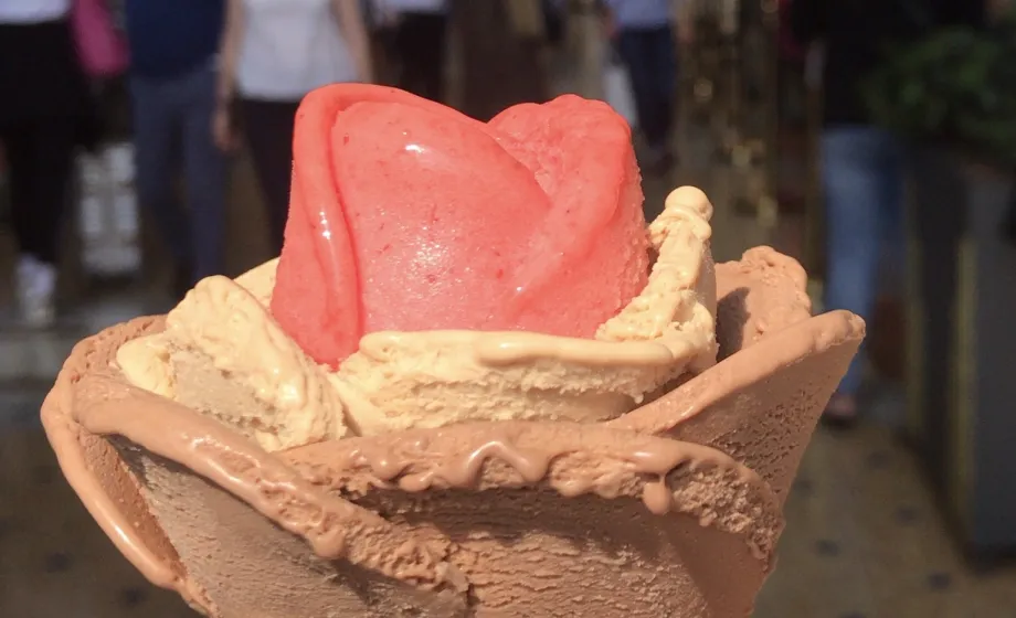 Eiscreme in From einer Rose in Italien